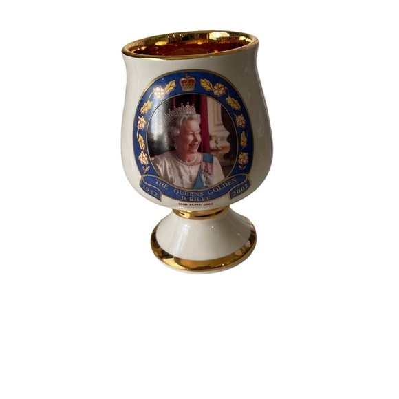 The Queens Golden Jubilee goblet. 1952-2002 - Picture 1 of 3